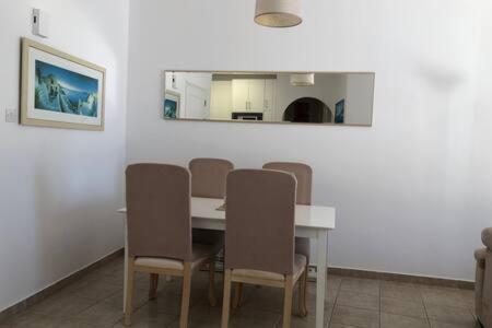 Kings Palace - Superb 2 Bed Ground Floor Apartment Πάφος Εξωτερικό φωτογραφία
