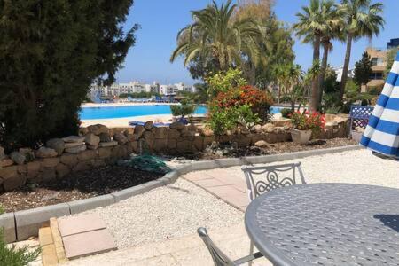 Kings Palace - Superb 2 Bed Ground Floor Apartment Πάφος Εξωτερικό φωτογραφία
