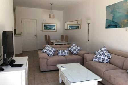 Kings Palace - Superb 2 Bed Ground Floor Apartment Πάφος Εξωτερικό φωτογραφία