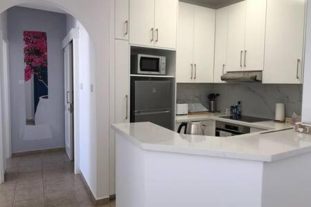 Kings Palace - Superb 2 Bed Ground Floor Apartment Πάφος Εξωτερικό φωτογραφία